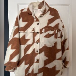 Lee Tan and White Patterned Jacket